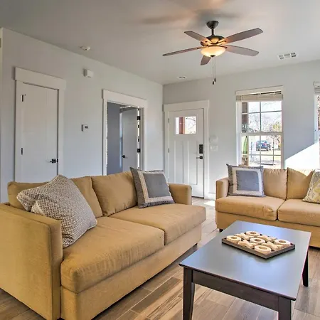 Stylish Okc Farmhouse With Garden - Close To Ou